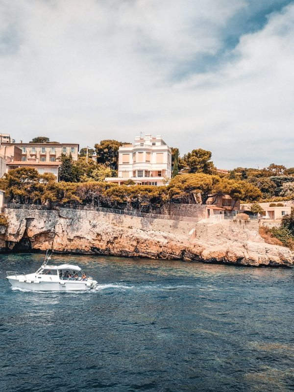 jac-alexandru-A7SIkewdTIw-unsplash